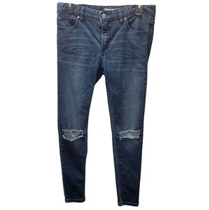 Anthropologie | Free People | Distressed | Skinny Jeans | Size 27.